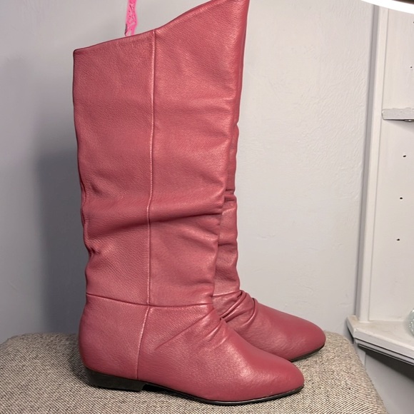 Classique red leather upper boots, size 6 1/2M - Picture 3 of 13